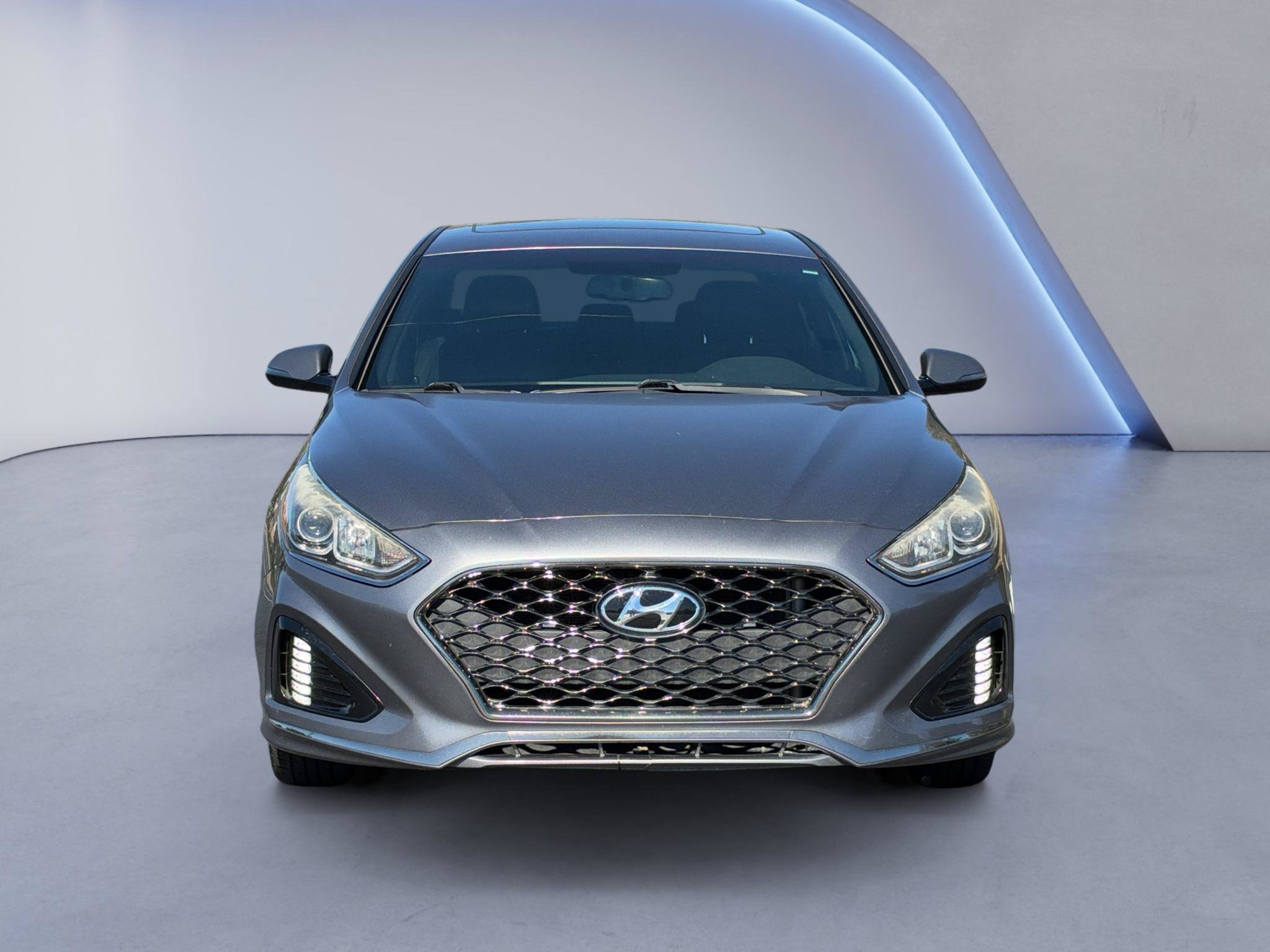 Used 2018 Hyundai Sonata Sport FWD image 2