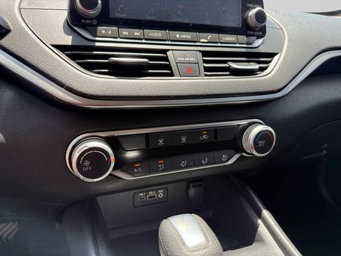 Used 2020 Nissan Altima 2.5 S FWD image 16