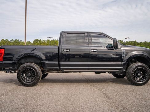 Certified 2019 Ford F250 Platinum w/ Platinum Ultimate Package AWD/4WD image 9