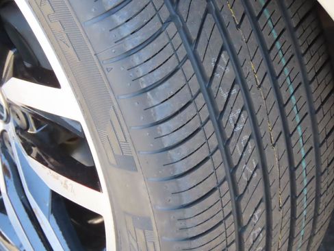 Used 2025 Volkswagen Jetta SE FWD image 7