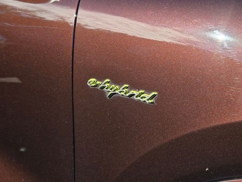 Used 2023 Porsche Cayenne Platinum Edition w/ Premium Package Plus (PIA) image 11