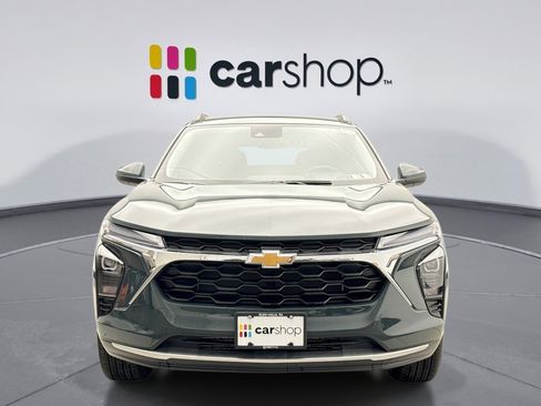 Used 2025 Chevrolet Trax LT w/ Driver Confidence Package FWD image 8