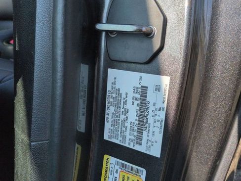 Used 2017 Ford Mustang Premium image 27