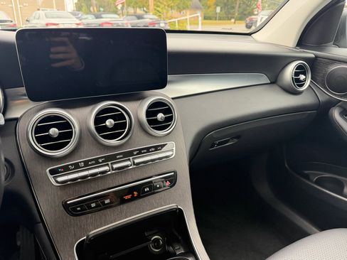 Used 2021 Mercedes-Benz GLC 300 4MATIC image 13