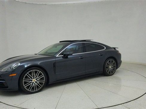 Used 2018 Porsche Panamera 4S image 64