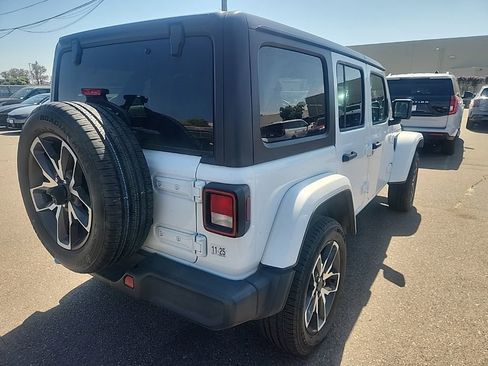 Used 2024 Jeep Wrangler Unlimited AWD/4WD image 13