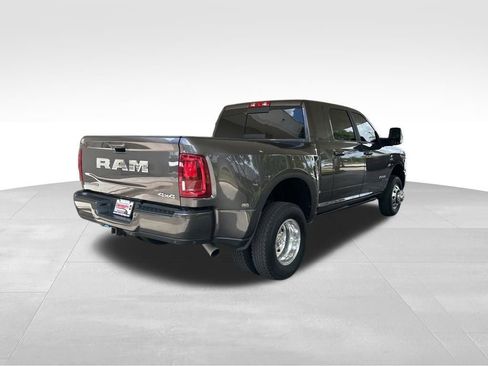 Used 2025 RAM 3500 Laramie AWD/4WD image 3
