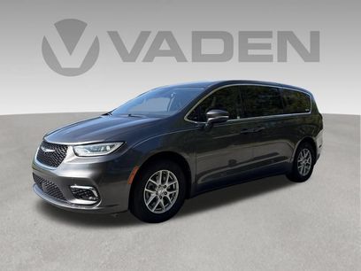 Used 2023 Chrysler Pacifica Touring-L