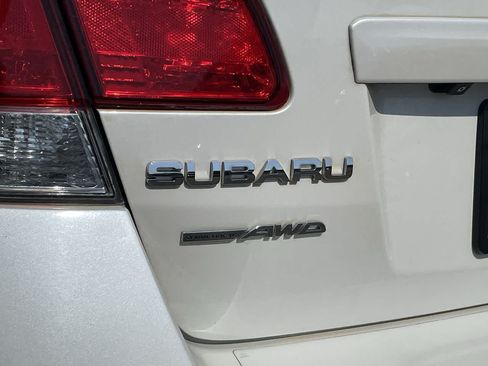 Used 2013 Subaru Legacy 2.5i Limited AWD/4WD image 37