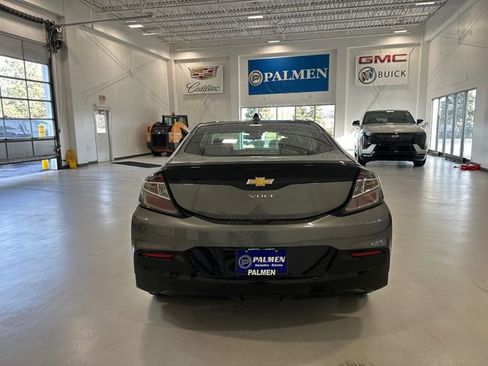 Used 2017 Chevrolet Volt LT w/ Comfort Package image 7