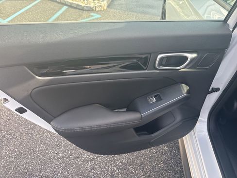 Used 2023 Honda Civic Sport Touring image 11