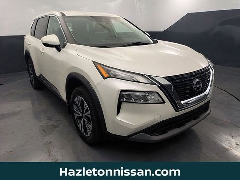 Certified 2022 Nissan Rogue SV image 1