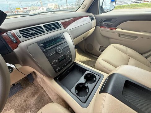 Used 2011 GMC Yukon SLT w/ SLT-2 Equipment Package image 15