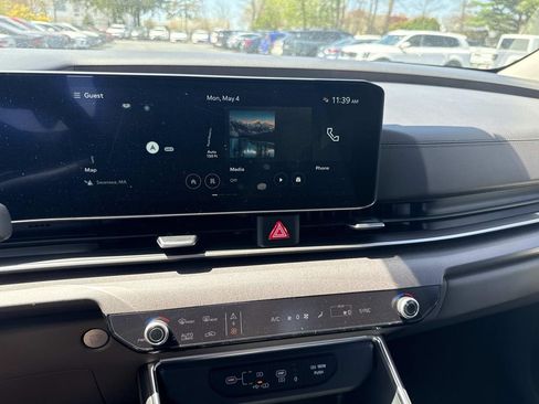 New 2026 Kia Carnival EX FWD image 10