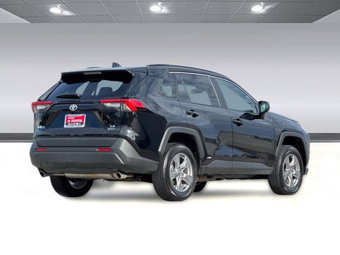 Used 2025 Toyota RAV4 LE image 3