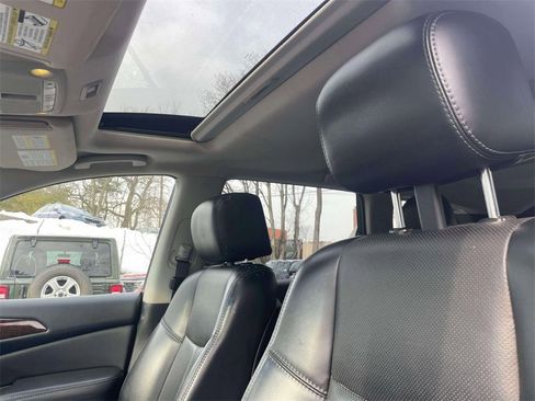 Used 2014 Nissan Pathfinder Platinum w/ Platinum Premium Package image 20