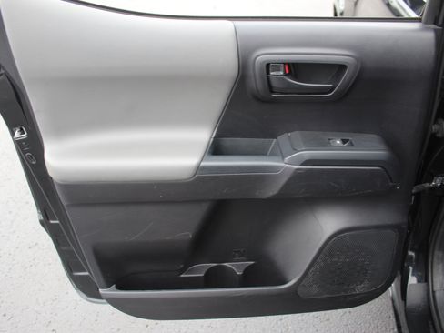 Used 2020 Toyota Tacoma SR image 23