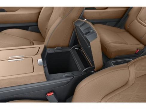 Used 2025 INFINITI QX80 Sensory image 16