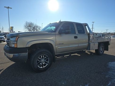 Used 2005 Chevrolet Silverado 2500 LS w/ Skid Plate Package image 6