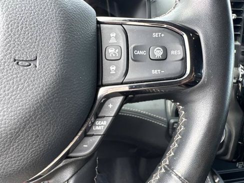 Used 2025 RAM 1500 Limited AWD/4WD image 18