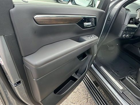 New 2026 Chevrolet Tahoe High Country w/ LPO, Illumination Package image 11