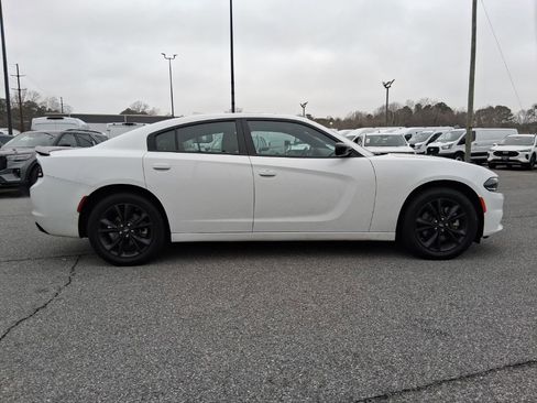 Used 2023 Dodge Charger SXT w/ Blacktop Package image 4