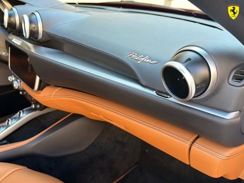 Used 2019 Ferrari Portofino image 31