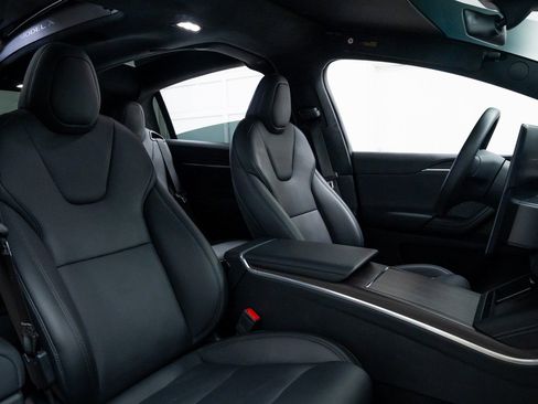 Used 2025 Tesla Model X image 23