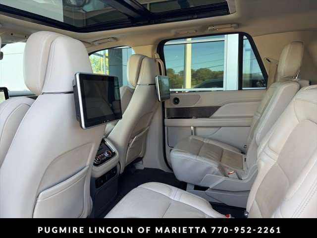 Used 2020 Lincoln Navigator L Reserve w/ Equipment Group 201A Reserve AWD/4WD image 4