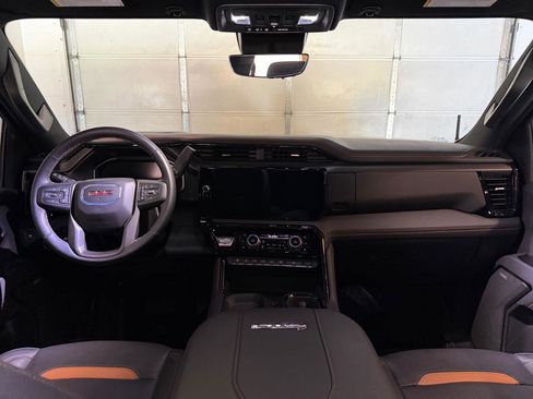 Used 2025 GMC Sierra 2500 AT4 w/ AT4 Premium Plus Package AWD/4WD image 16