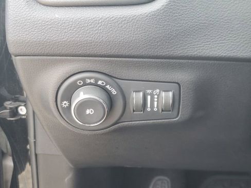 Used 2018 Jeep Compass Trailhawk w/ Navigation Group AWD/4WD image 35