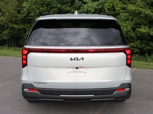 New 2027 Kia Carnival EX w/ Dark Edition Package FWD image 6