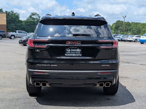 Used 2024 GMC Acadia AT4 w/ Luxury Package AWD/4WD image 8