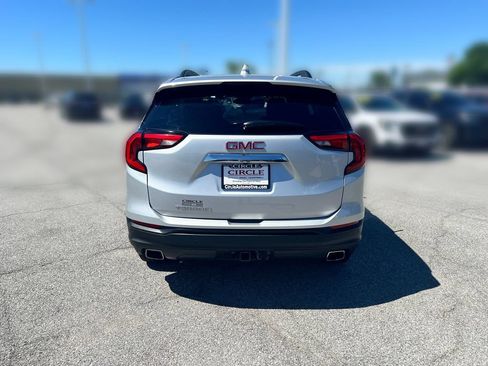 Used 2018 GMC Terrain SLE w/ Driver Convenience Package FWD image 6