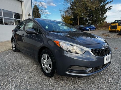 Used 2015 Kia Forte LX w/ Popular Package FWD image 3