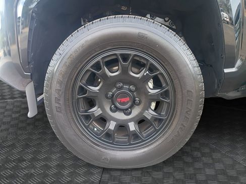 Used 2025 Toyota Tacoma SR5 AWD/4WD image 23