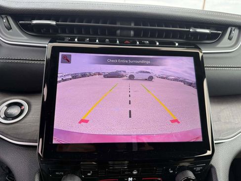 New 2025 Jeep Grand Cherokee L Limited w/ Black Appearance Package image 36