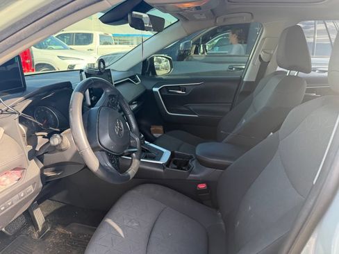 Used 2019 Toyota RAV4 XLE w/ Convenience Package AWD/4WD image 5
