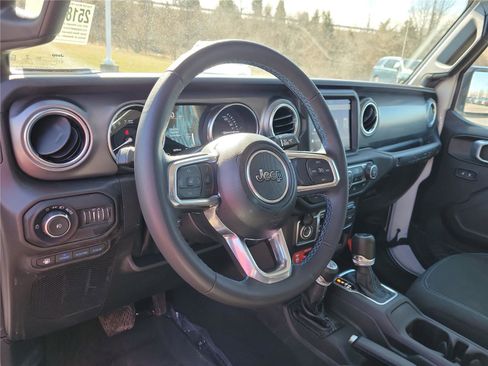 Used 2022 Jeep Wrangler Unlimited Rubicon 4xe w/ Cold Weather Group image 17