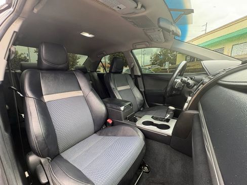 Used 2013 Toyota Camry SE FWD image 18