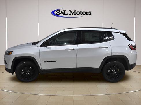 New 2026 Jeep Compass Latitude AWD/4WD image 3