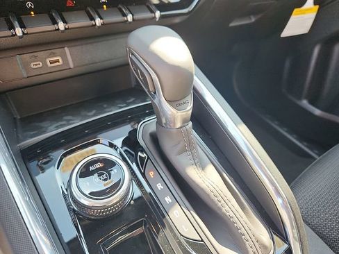 New 2026 GMC Canyon Elevation AWD/4WD image 10