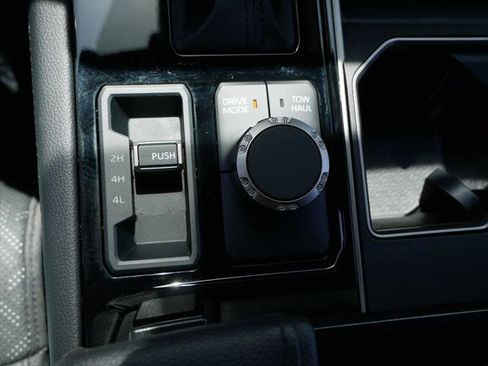 Certified 2025 Toyota Tundra Limited AWD/4WD image 24