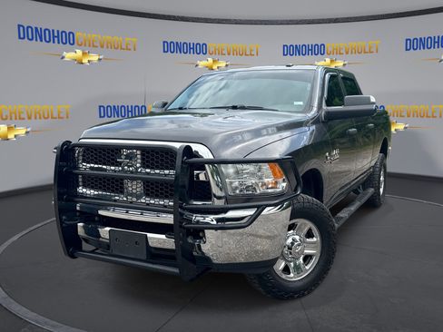 Used 2018 RAM 2500 Tradesman w/ Chrome Appearance Group AWD/4WD image 4