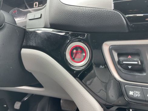 Used 2016 Honda Pilot Touring image 28