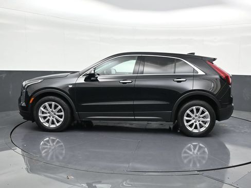 Used 2022 Cadillac XT4 Luxury w/ Driver Awareness Package FWD image 2
