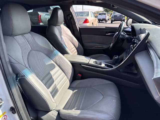 Used 2019 Toyota Avalon Touring w/ Advanced Safety Package FWD image 13