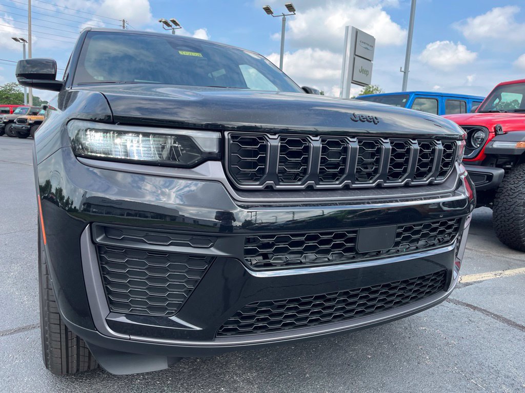 New 2026 Jeep Grand Cherokee Altitude AWD/4WD image 44