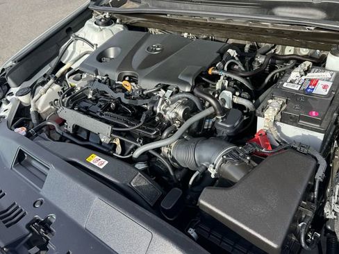 Used 2022 Toyota Camry SE image 16