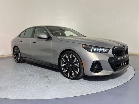 New 2026 BMW 540i xDrive w/ Executive Package AWD/4WD image 7